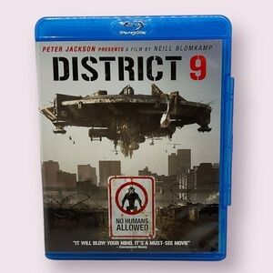 District 9 Blu Ray Disc